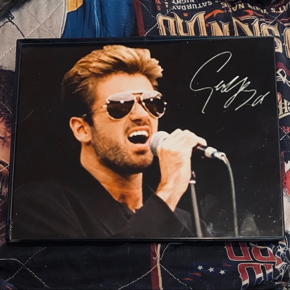 GEORGE MICHAEL Signed 8X10 Framed Photo NEW - Picture 3 of 6